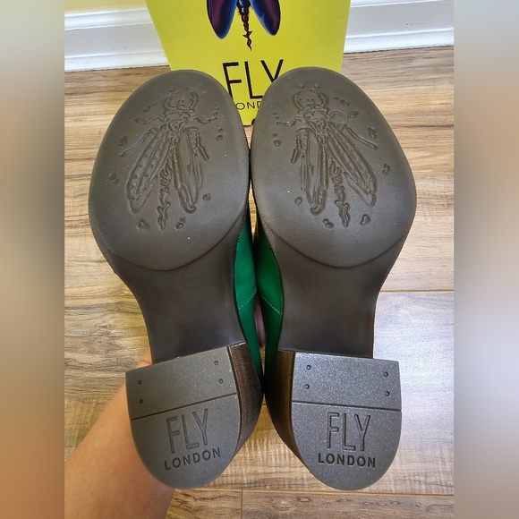 New Fly London Bery104fly Pumps, green, size US 10 - Picture 6 of 17
